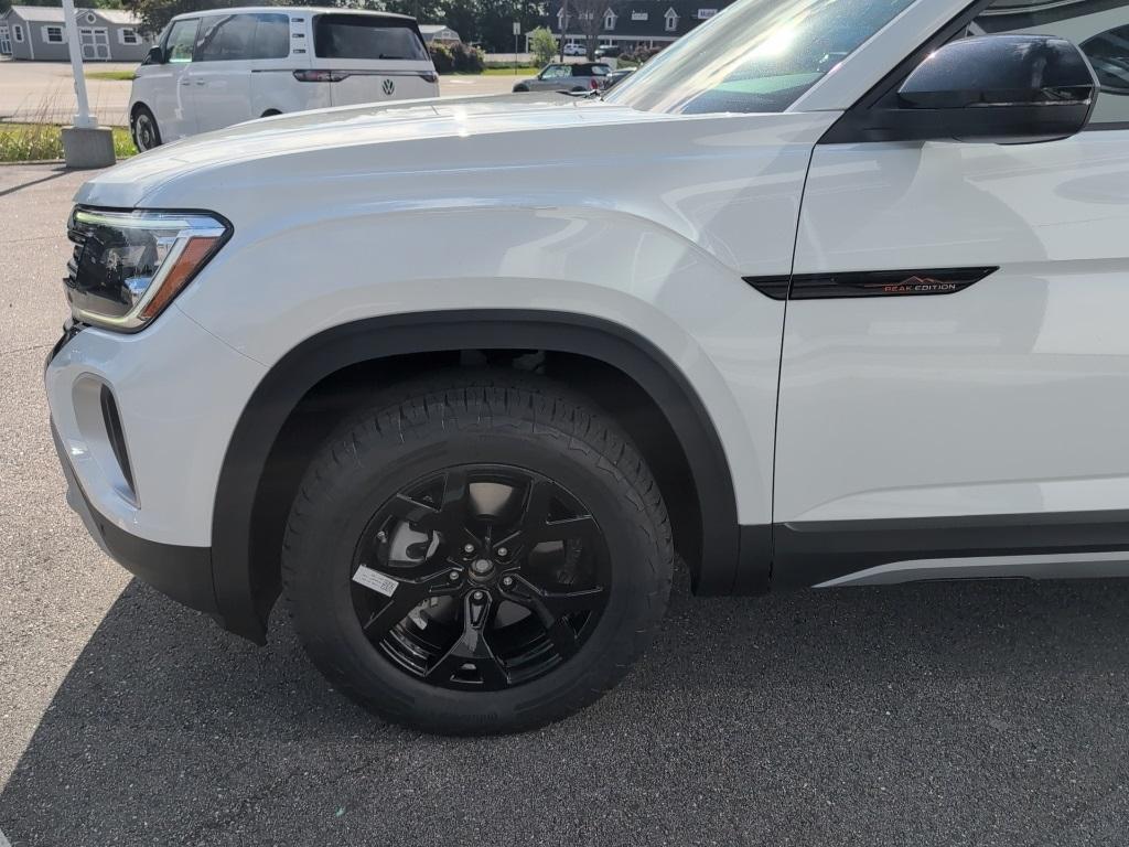 new 2025 Volkswagen Atlas car, priced at $43,885