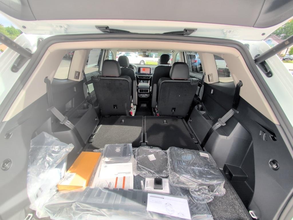 new 2025 Volkswagen Atlas car, priced at $43,885
