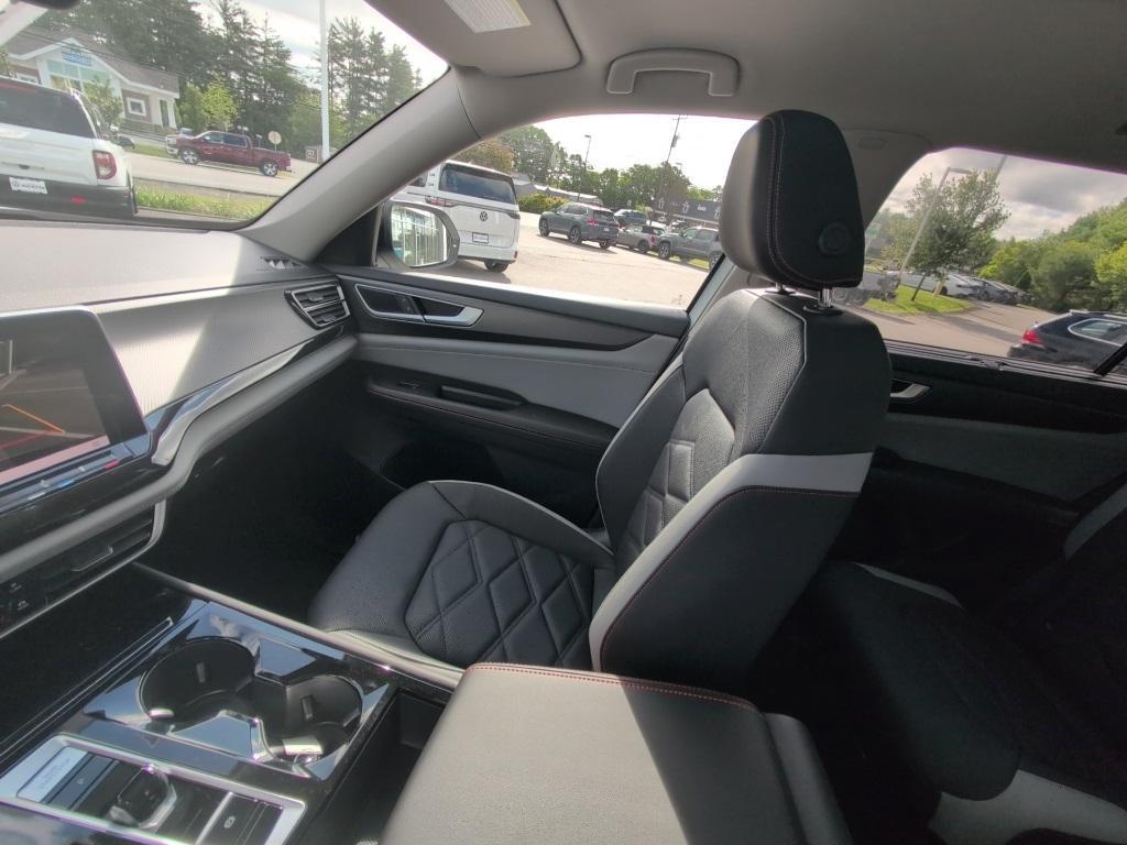 new 2025 Volkswagen Atlas car, priced at $43,885