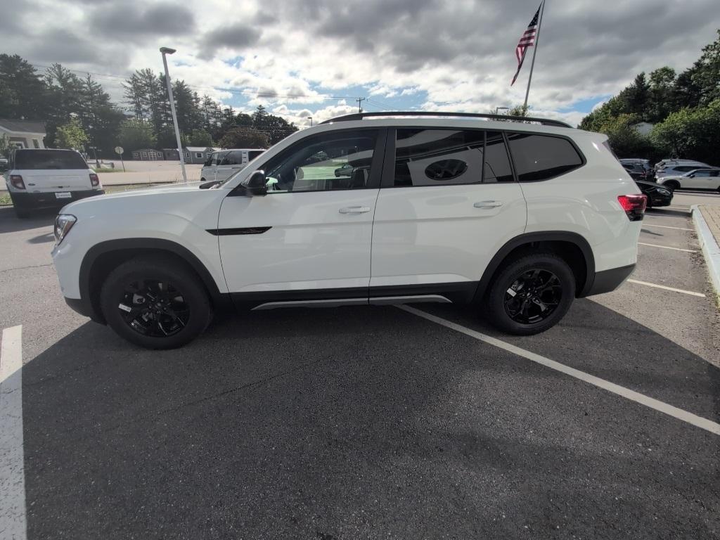 new 2025 Volkswagen Atlas car, priced at $43,885