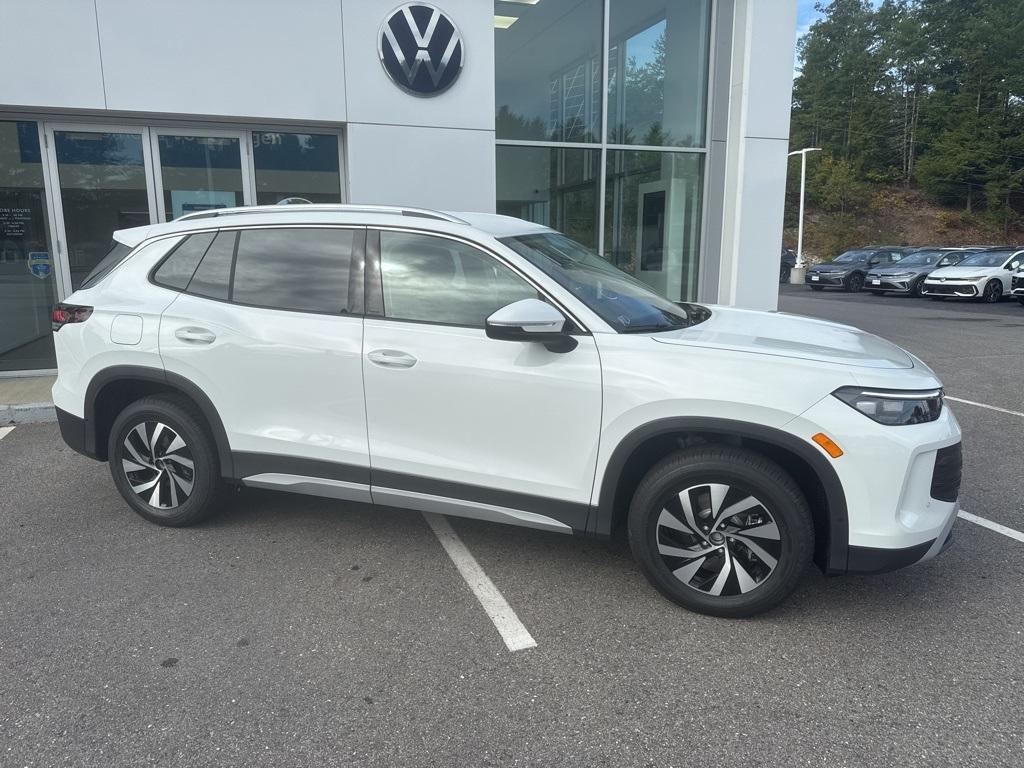 new 2025 Volkswagen Tiguan car, priced at $31,170