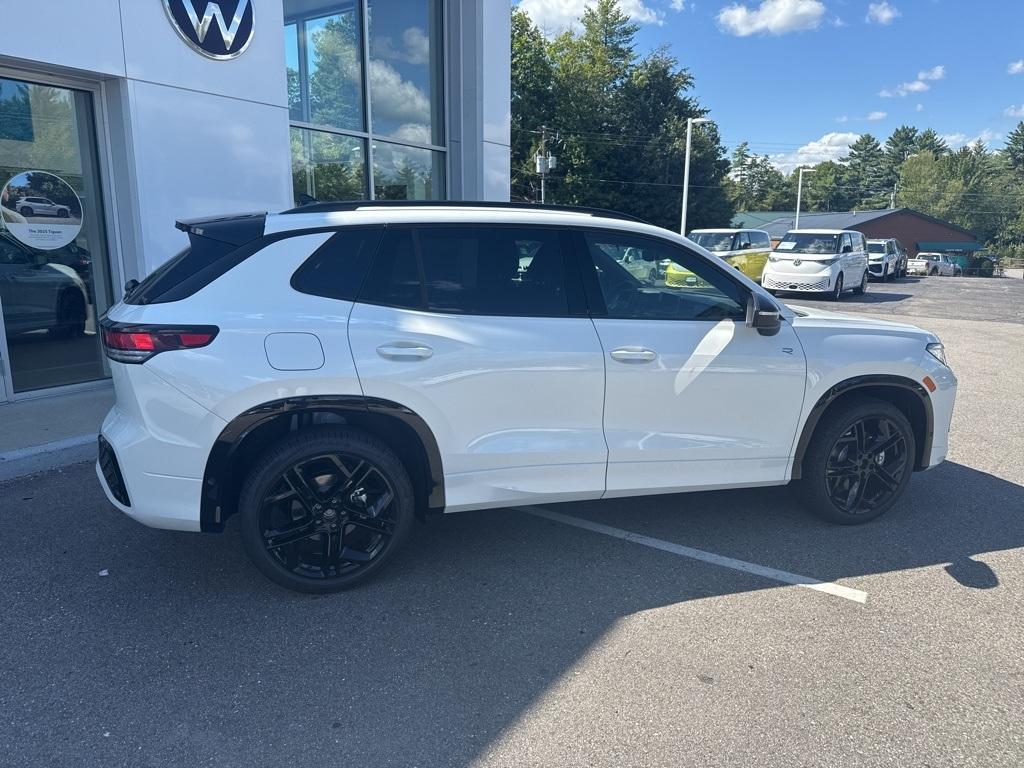 new 2025 Volkswagen Tiguan car, priced at $37,992