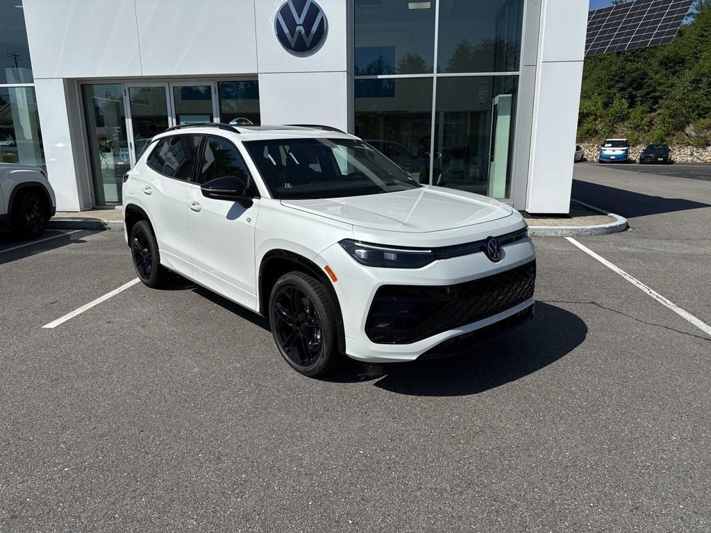 new 2025 Volkswagen Tiguan car, priced at $37,881
