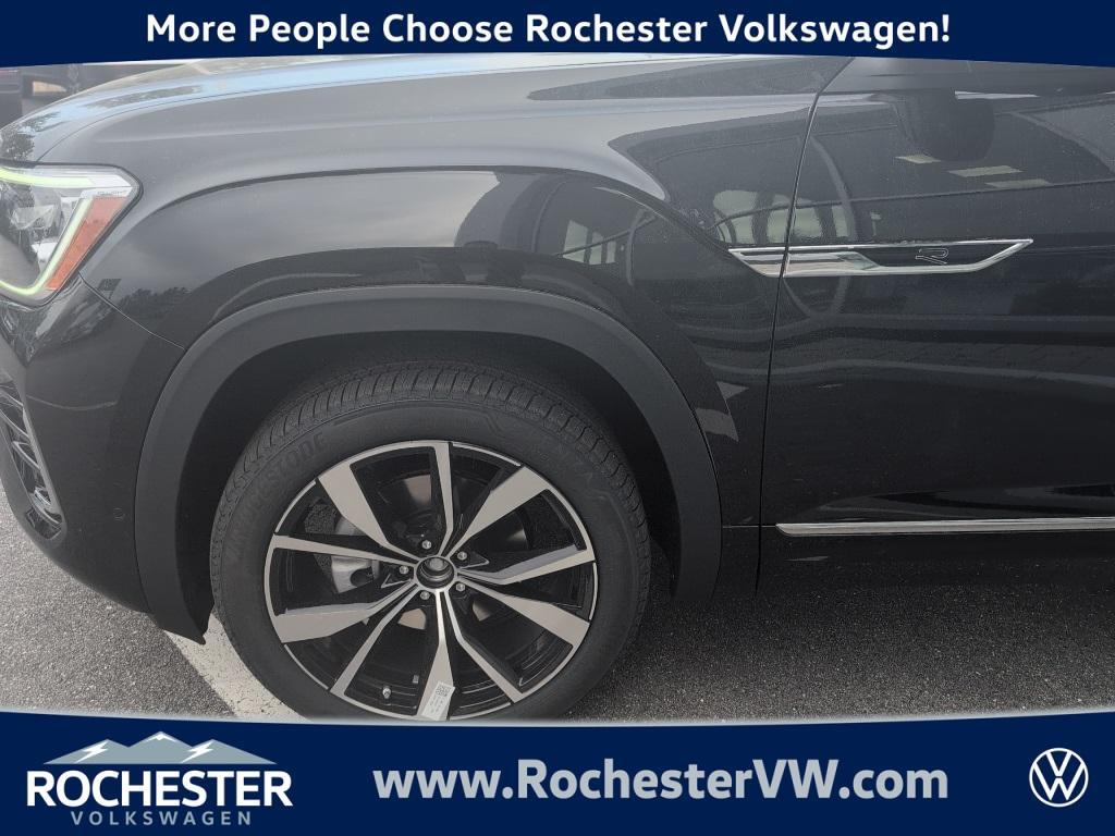 new 2025 Volkswagen Atlas car, priced at $51,592