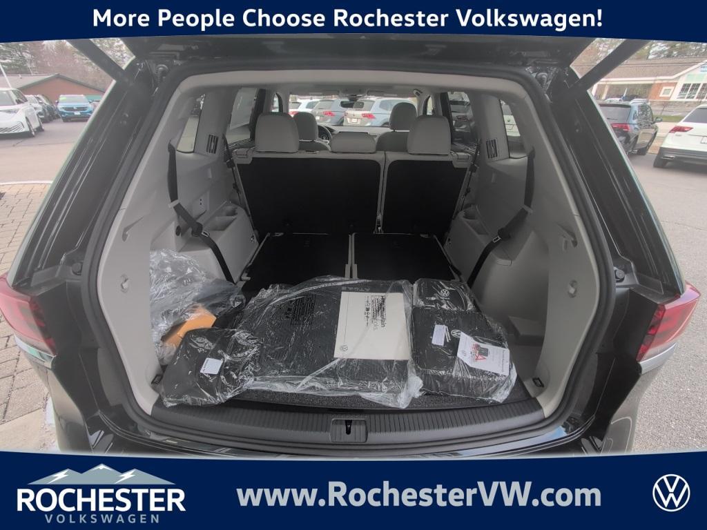 new 2025 Volkswagen Atlas car, priced at $51,592