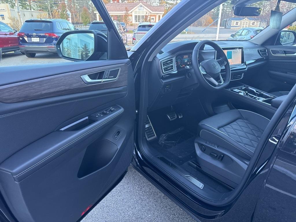 new 2026 Volkswagen Atlas car, priced at $54,320