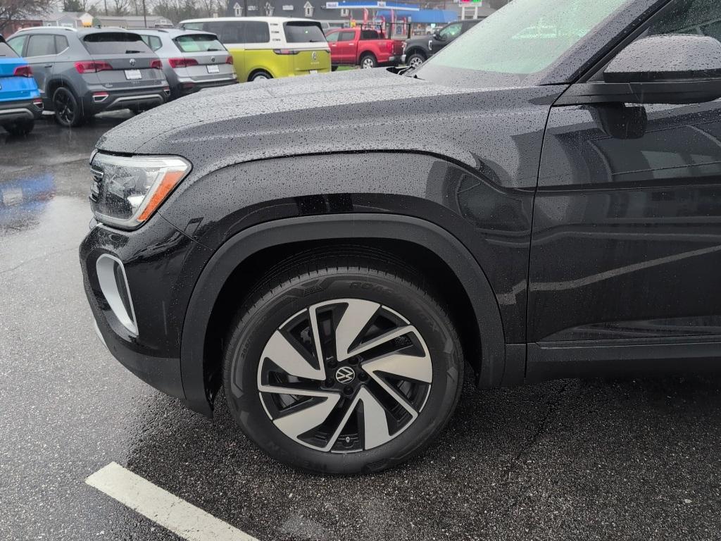 used 2024 Volkswagen Atlas car, priced at $42,995