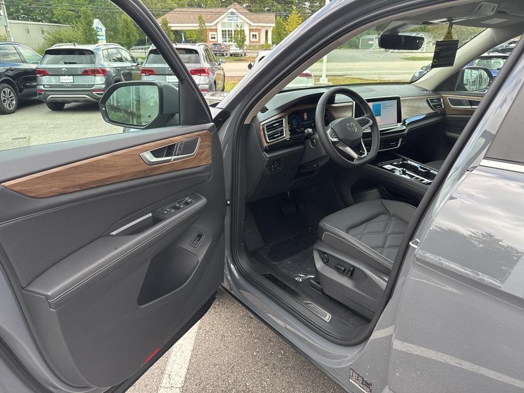 new 2026 Volkswagen Atlas car, priced at $46,273