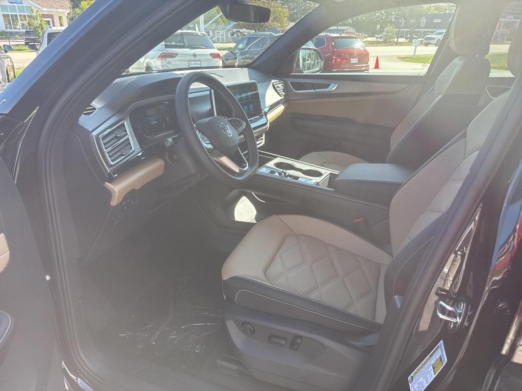 new 2026 Volkswagen Atlas Cross Sport car, priced at $40,169