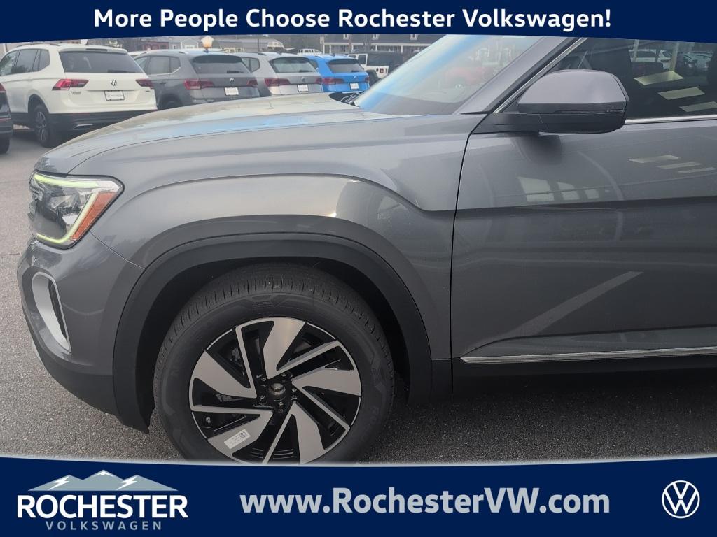 new 2025 Volkswagen Atlas car, priced at $48,336