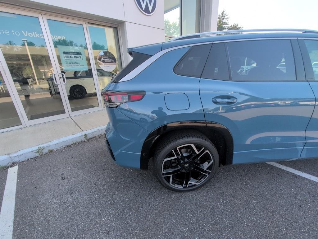 new 2025 Volkswagen Tiguan car, priced at $39,931
