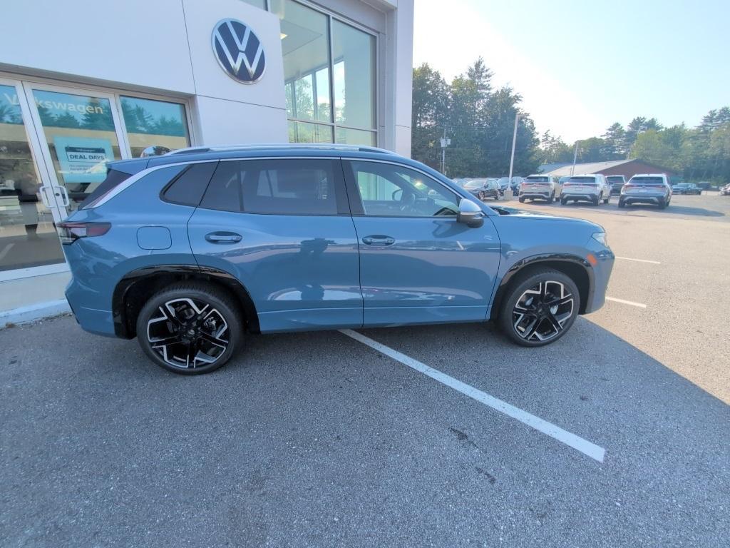 new 2025 Volkswagen Tiguan car, priced at $39,931