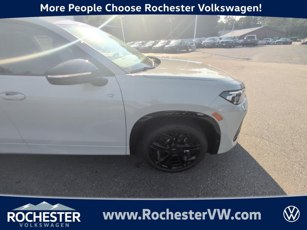new 2025 Volkswagen Tiguan car, priced at $37,426