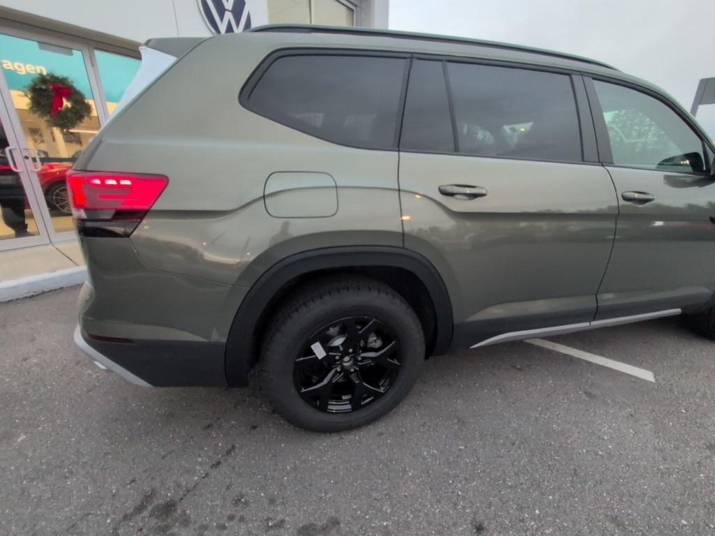 new 2025 Volkswagen Atlas car, priced at $45,860