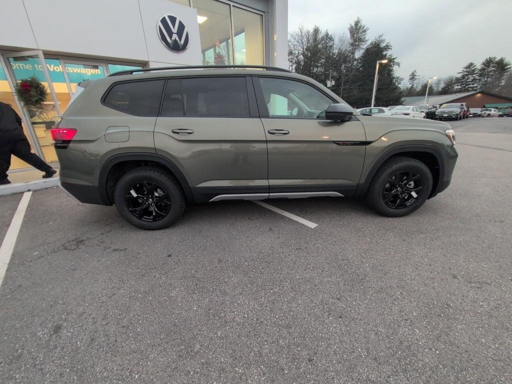 new 2025 Volkswagen Atlas car, priced at $45,860