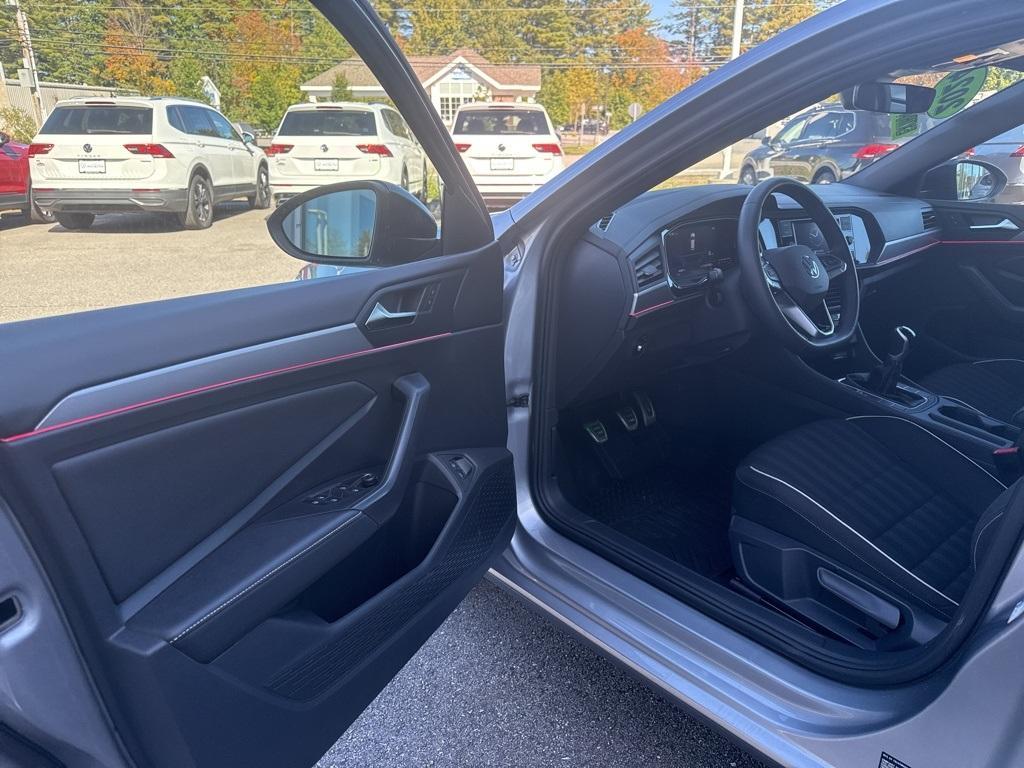 used 2024 Volkswagen Jetta car, priced at $22,424