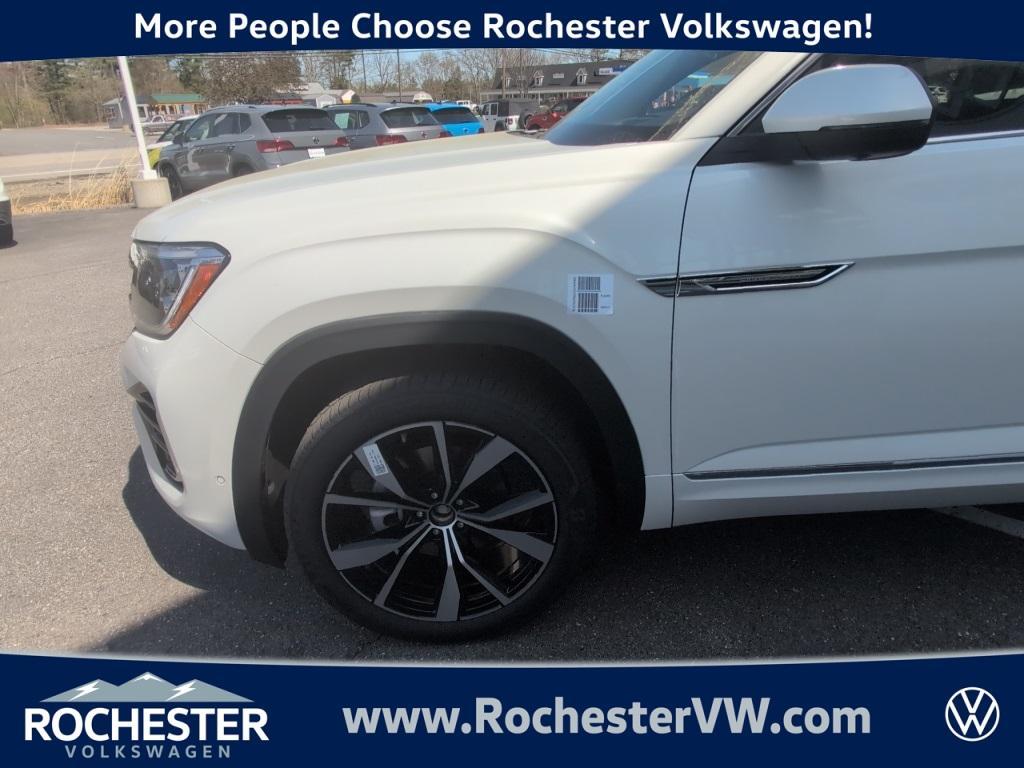 new 2025 Volkswagen Atlas Cross Sport car, priced at $52,386