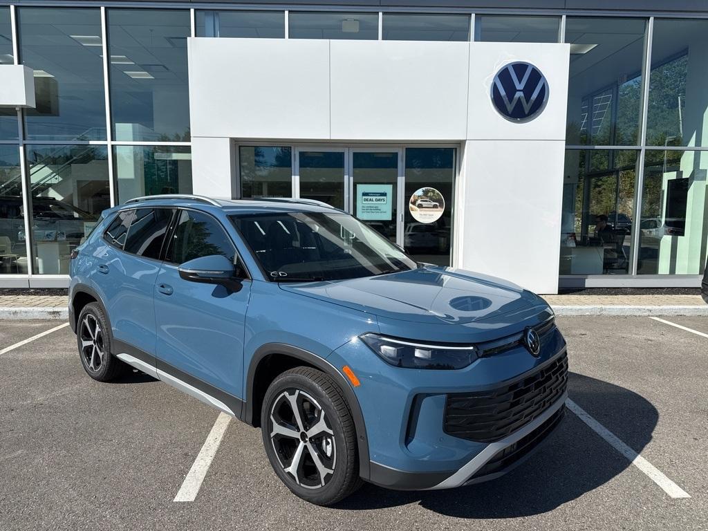 new 2025 Volkswagen Tiguan car, priced at $36,032