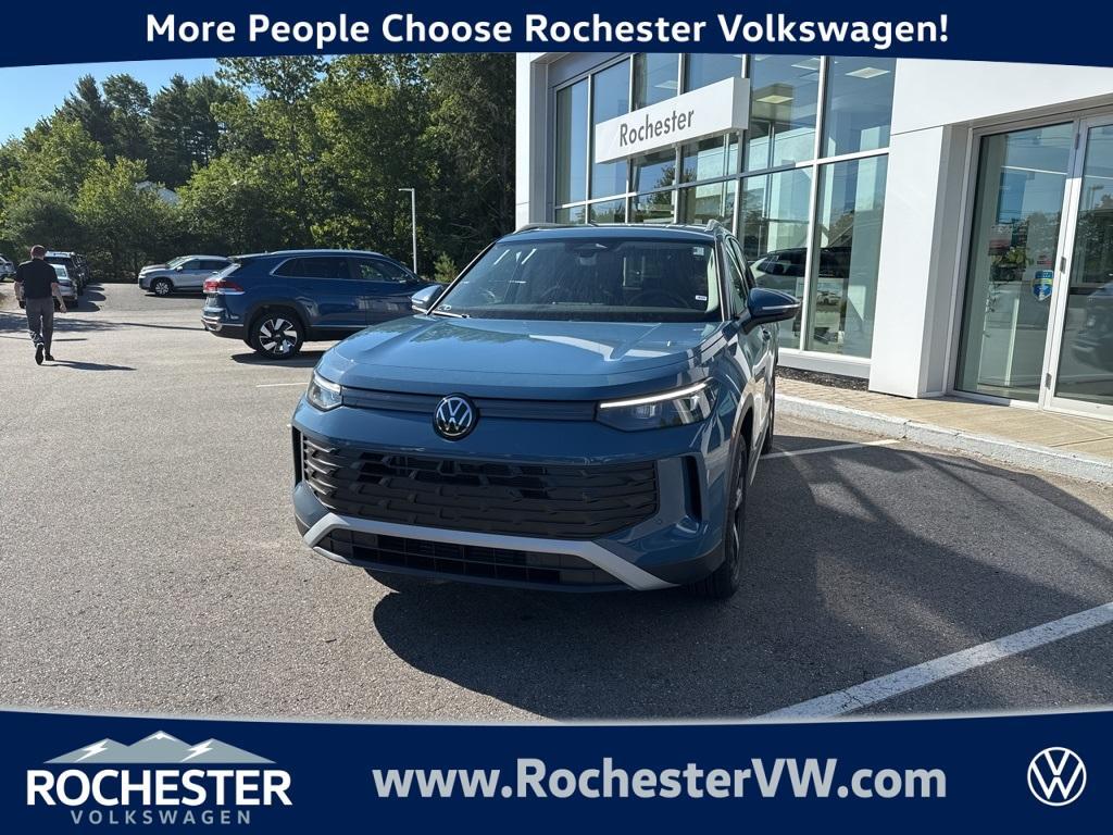 new 2025 Volkswagen Tiguan car, priced at $36,032