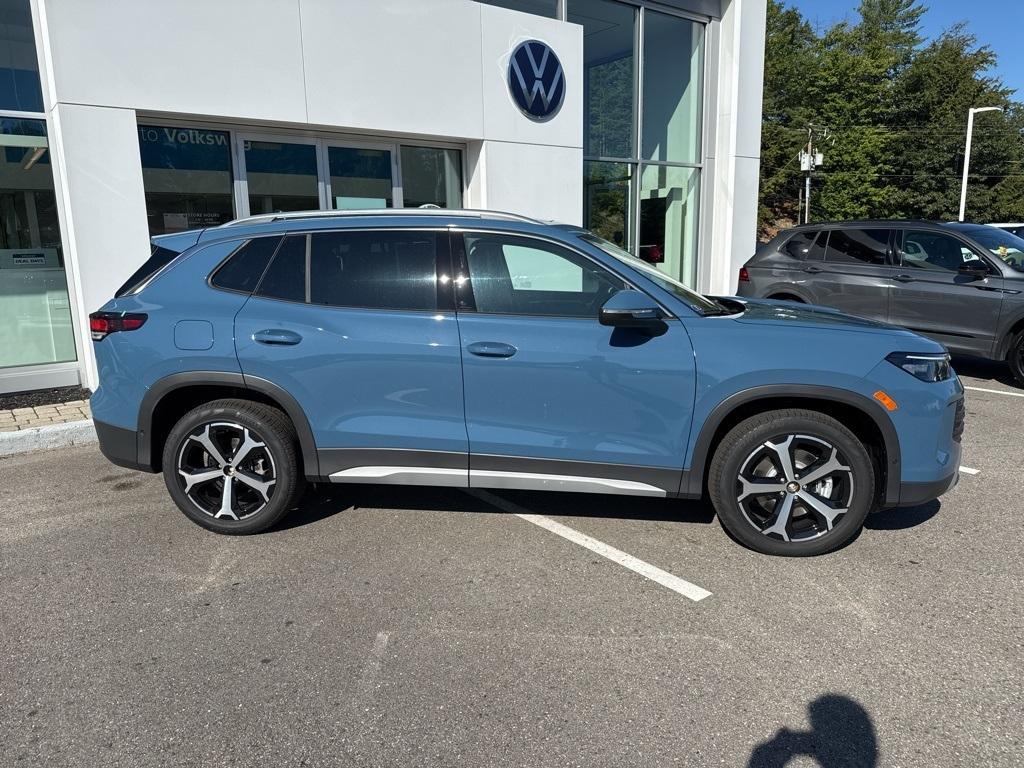 new 2025 Volkswagen Tiguan car, priced at $36,032