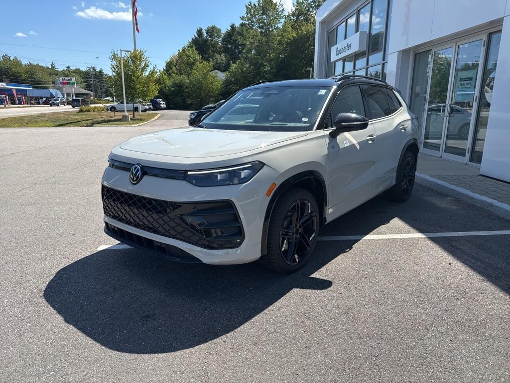 new 2025 Volkswagen Tiguan car, priced at $37,932