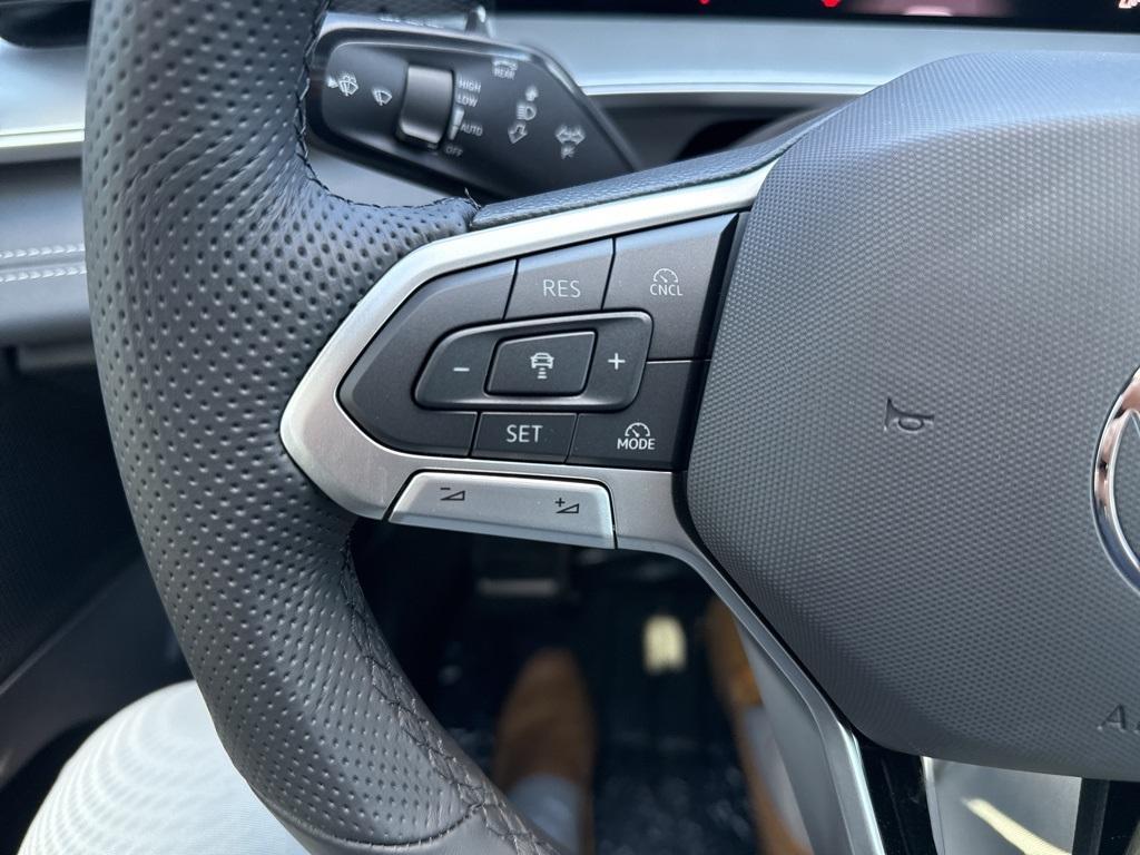 new 2025 Volkswagen Tiguan car, priced at $37,932