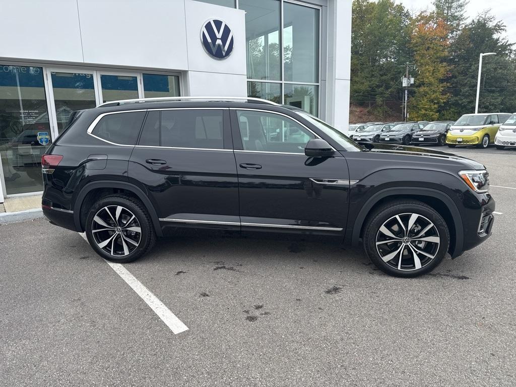 new 2026 Volkswagen Atlas car, priced at $54,821