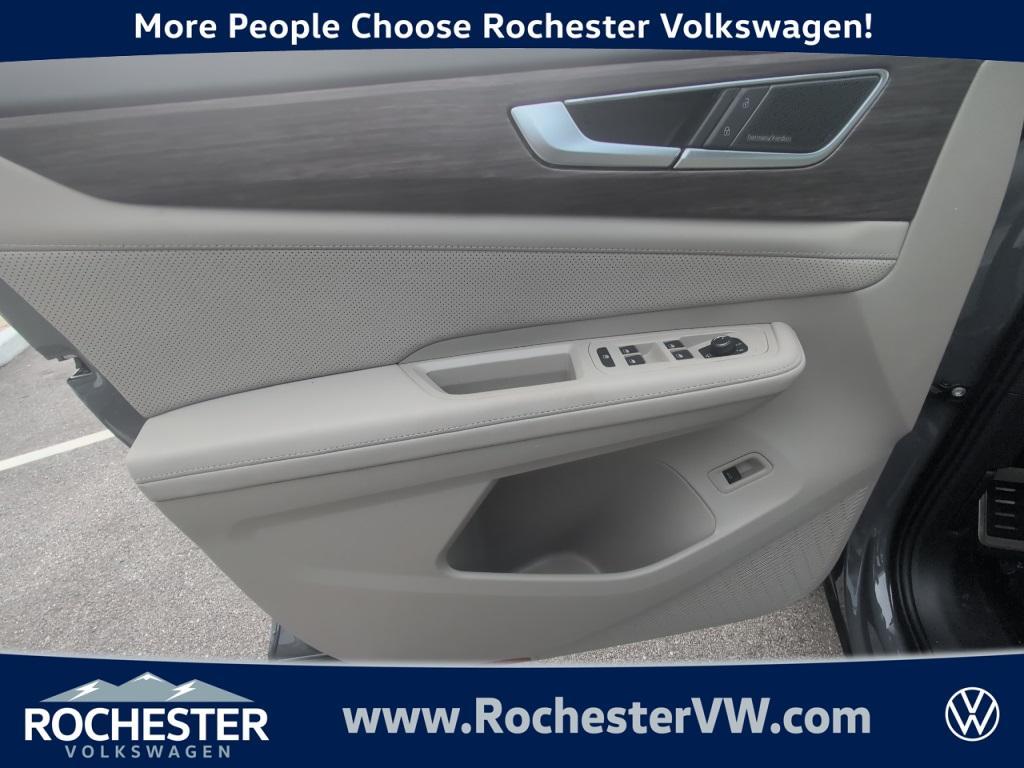 new 2025 Volkswagen Atlas car, priced at $52,487