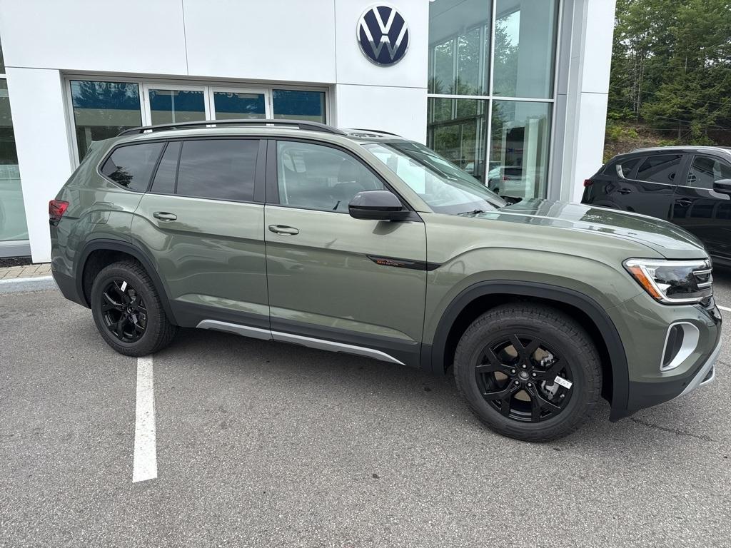 new 2025 Volkswagen Atlas car, priced at $43,460