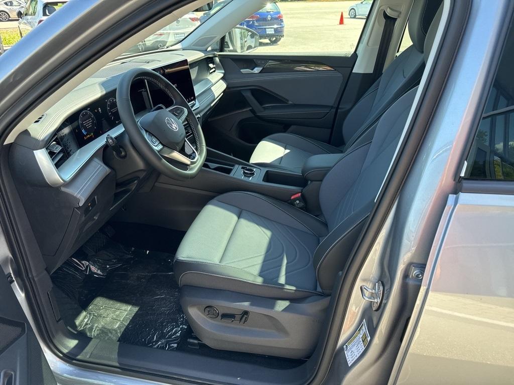 new 2025 Volkswagen Tiguan car, priced at $35,170