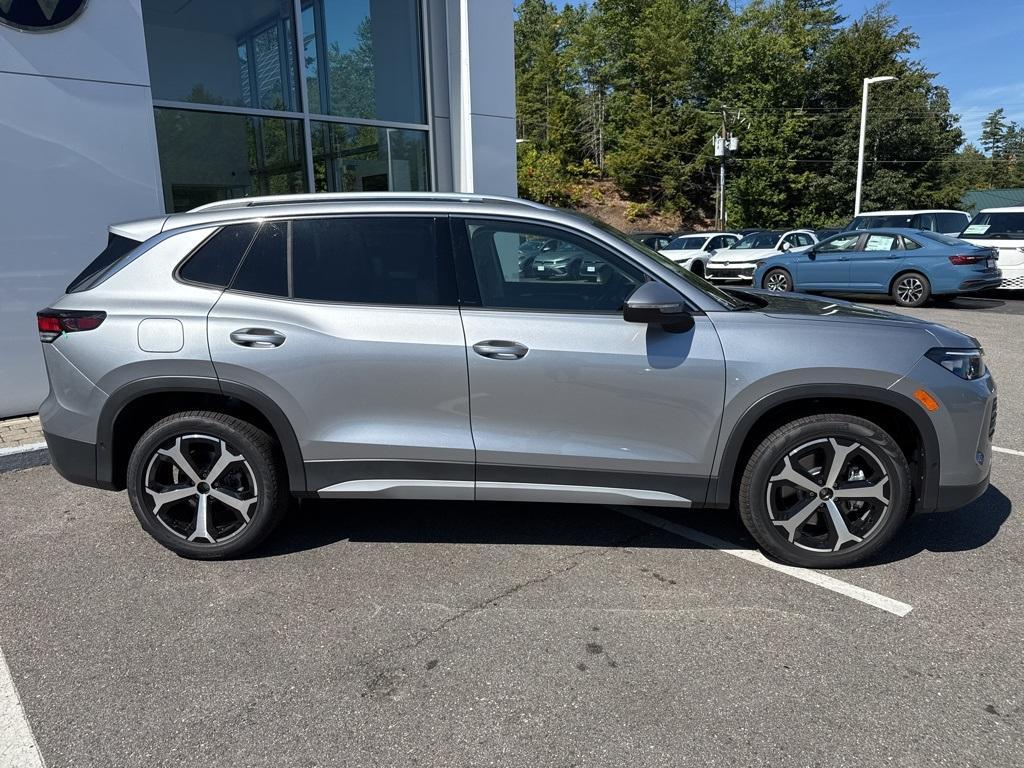 new 2025 Volkswagen Tiguan car, priced at $35,170