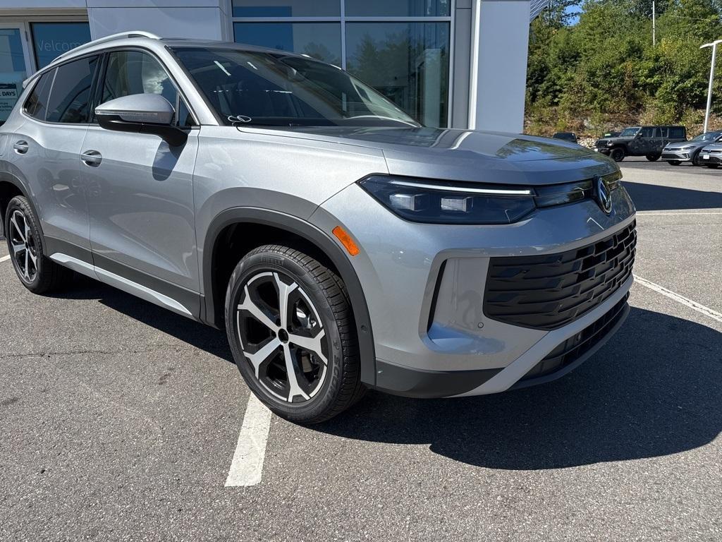 new 2025 Volkswagen Tiguan car, priced at $35,170