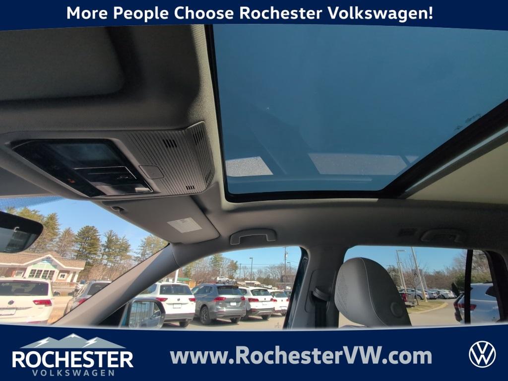 new 2025 Volkswagen Atlas car, priced at $52,342