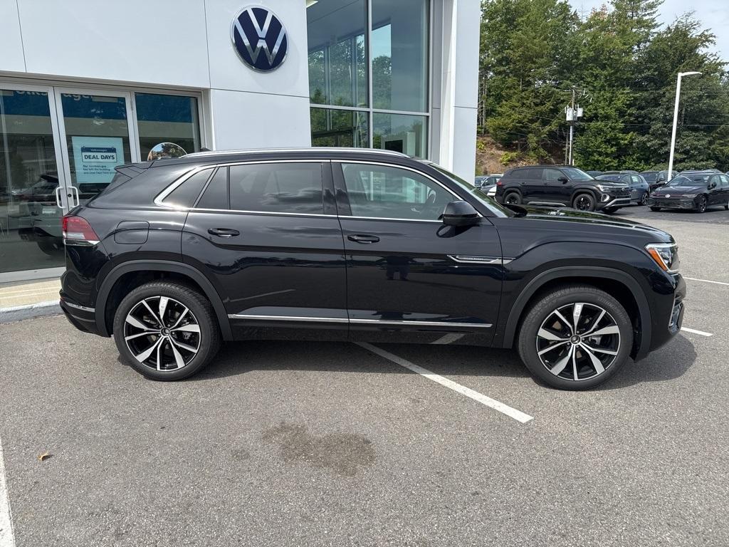 new 2026 Volkswagen Atlas Cross Sport car, priced at $53,988