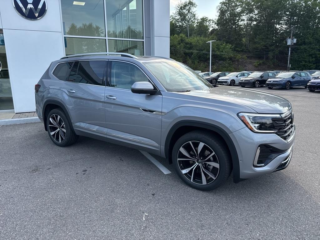 new 2025 Volkswagen Atlas car, priced at $50,652