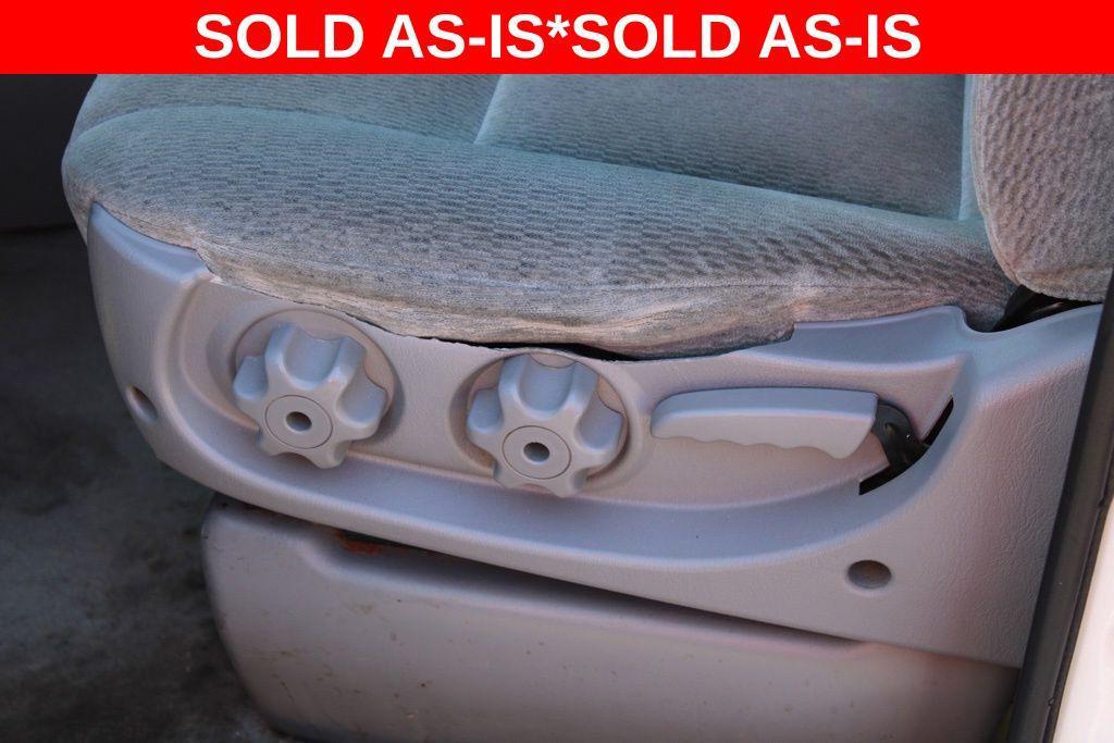 used 2005 Kia Sedona car, priced at $2,500