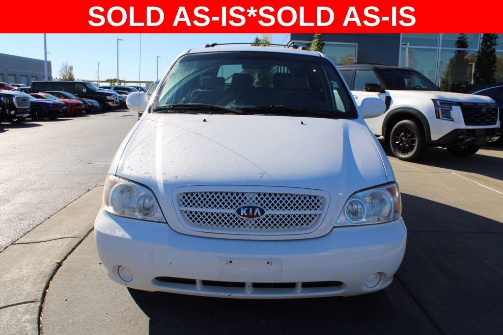 used 2005 Kia Sedona car, priced at $2,500