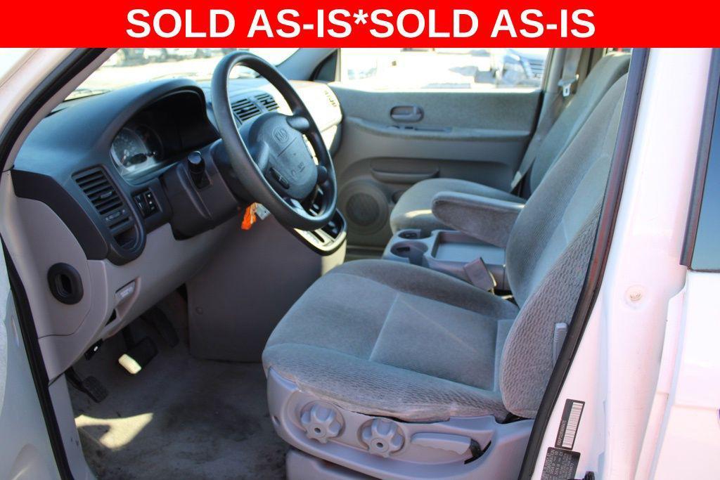 used 2005 Kia Sedona car, priced at $2,500
