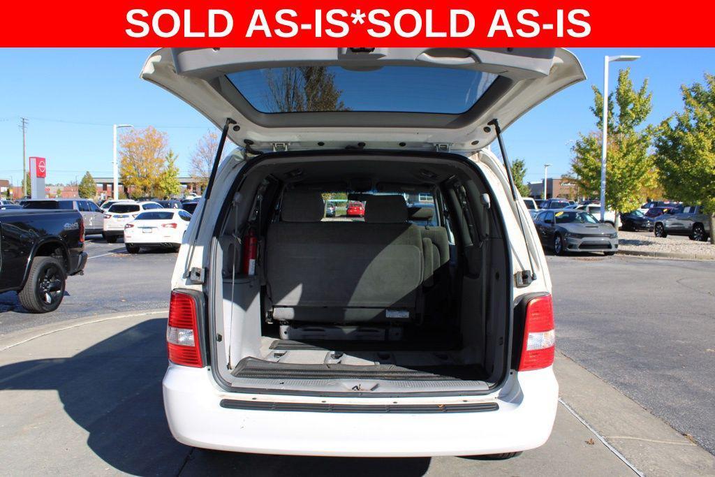used 2005 Kia Sedona car, priced at $2,500