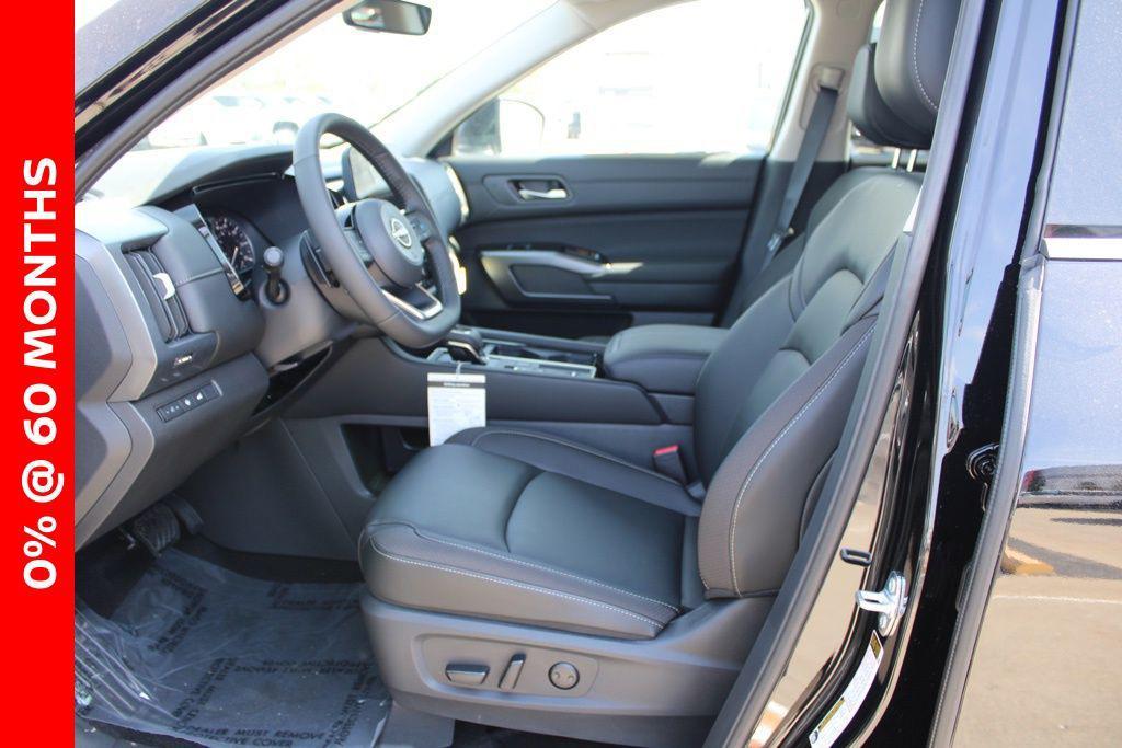 new 2025 Nissan Pathfinder car, priced at $38,062