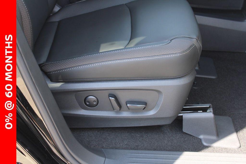 new 2025 Nissan Pathfinder car, priced at $38,062