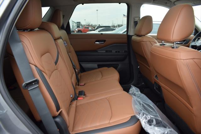 new 2024 Nissan Pathfinder car, priced at $44,175