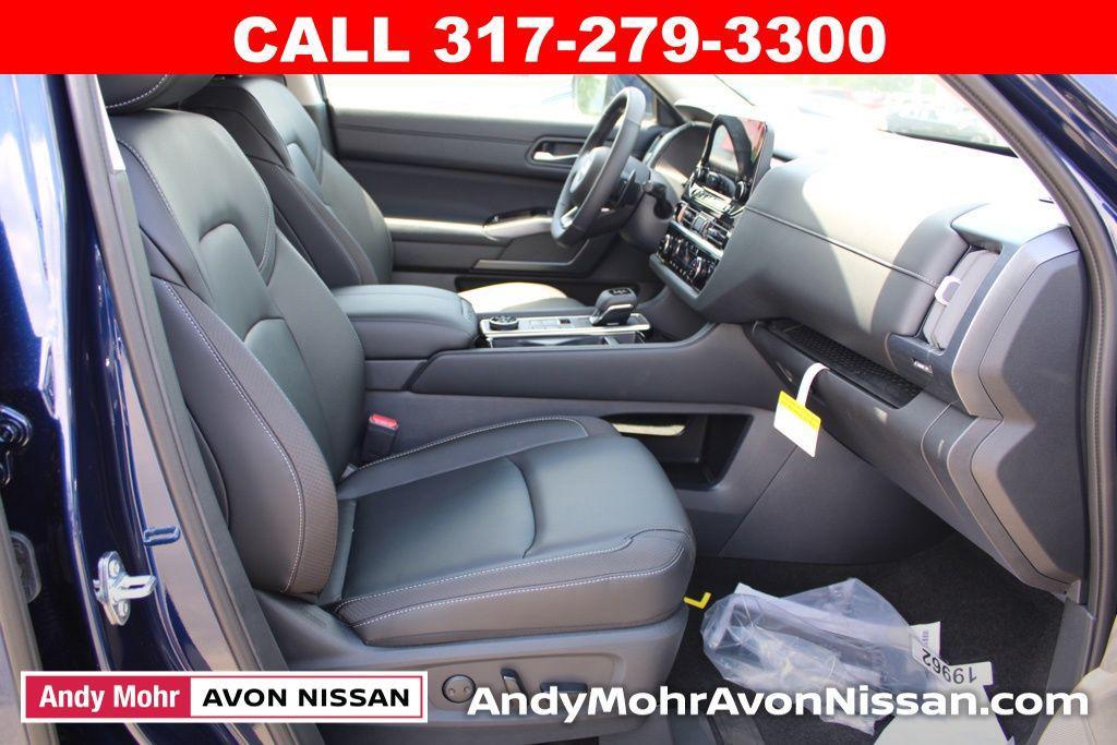 new 2025 Nissan Pathfinder car, priced at $45,210