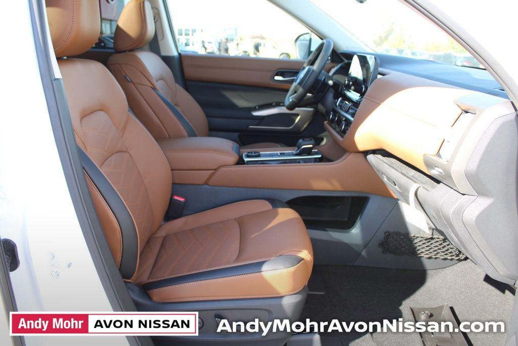 new 2025 Nissan Pathfinder car, priced at $49,460