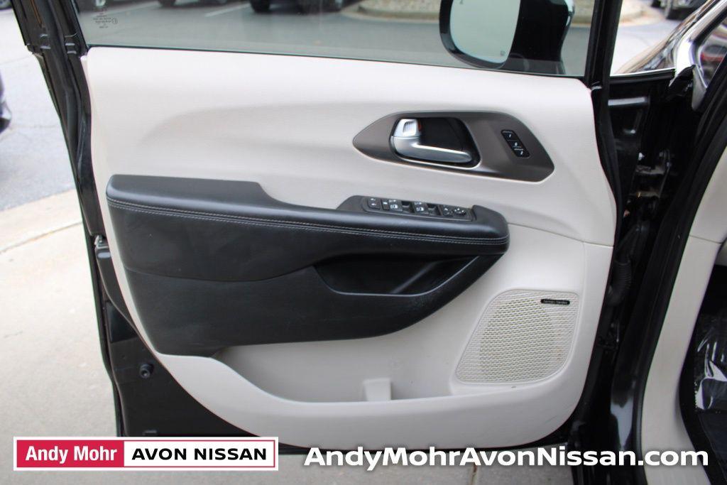 used 2017 Chrysler Pacifica car, priced at $14,000