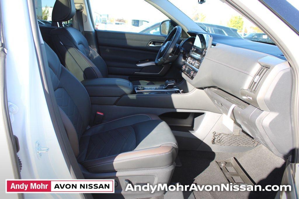 new 2025 Nissan Pathfinder car, priced at $49,525