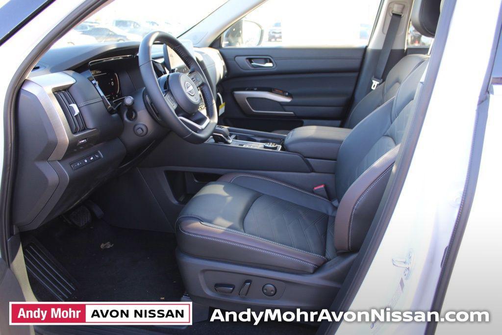 new 2025 Nissan Pathfinder car, priced at $49,525