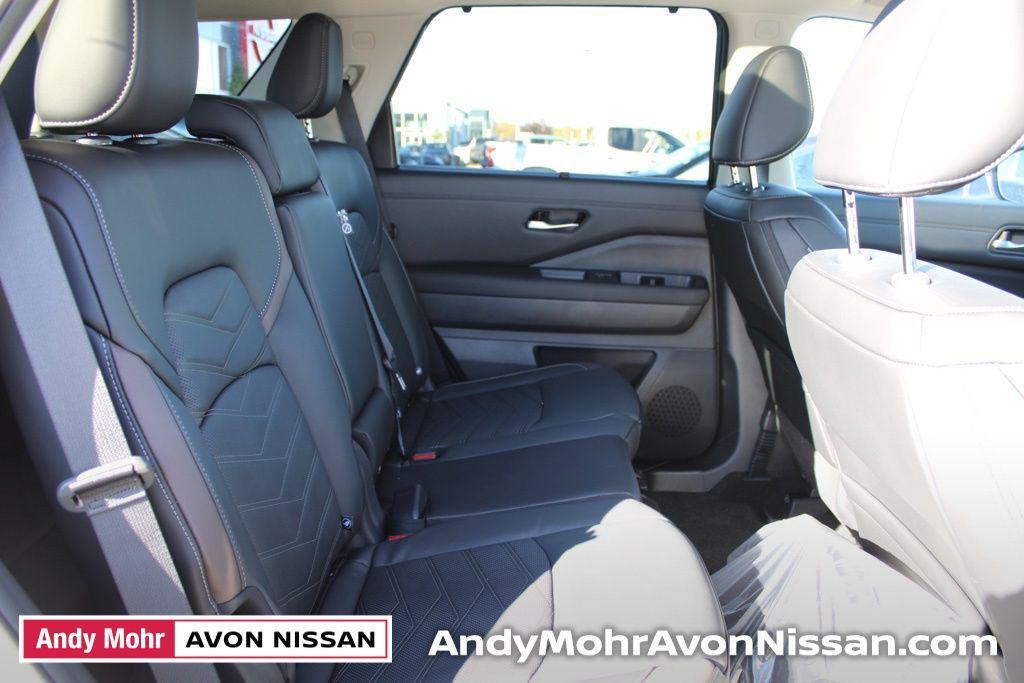 new 2025 Nissan Pathfinder car, priced at $49,525