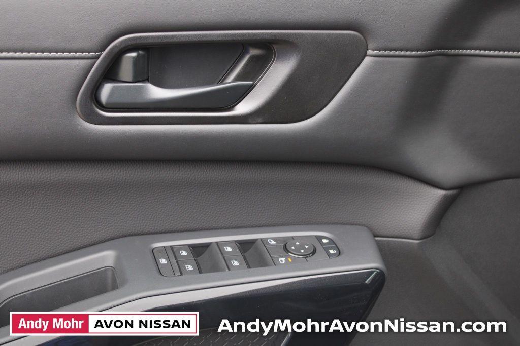 new 2025 Nissan Pathfinder car, priced at $36,822