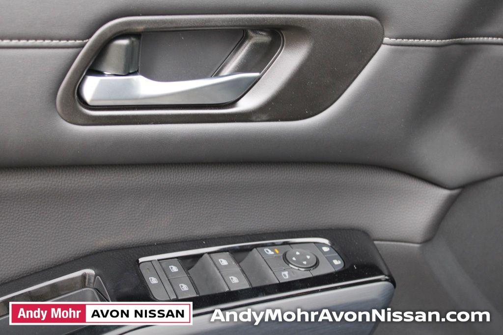 new 2025 Nissan Pathfinder car, priced at $42,075